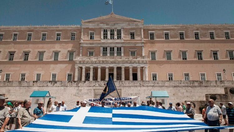 Elezioni in Grecia. Trionfa Néa Dimokratía con il premier uscente Mitsotákis.Tsipras bocciato paga l’asservimento alle politiche di austerità della Troika.