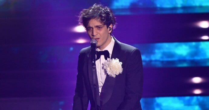 Tananai dal vivo per soli 15 minuti …e per 45mila euro …