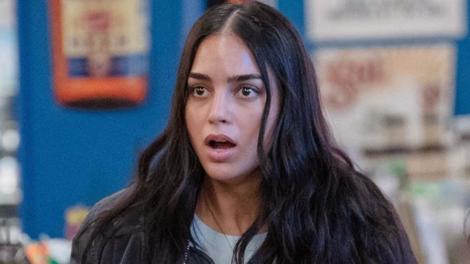 Chi critica Israele rischia il posto: l’attrice Melissa Barrera esclusa dalla saga horror “Scream” per le sue dichiarazioni in favore della Palestina.