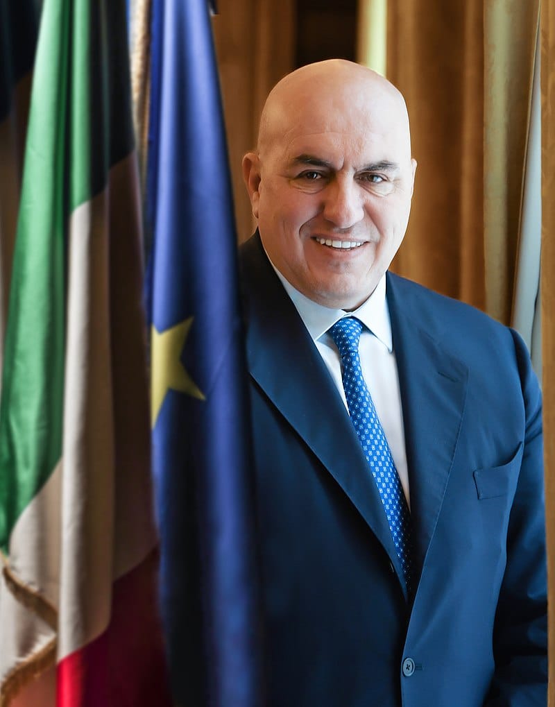 Grande Capo vuole ciccia da cannone. Crosetto cerca diecimila riservisti per le prossime guerre italiane. E ancora nuovi missili, carri e basi per 13 miliardi.