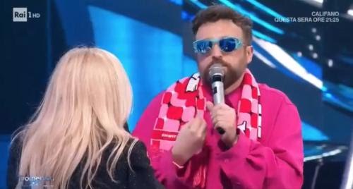 La vergogna di Mamma Rai e zia Mara. Quello sgarbato stop alle parole di Dargen D’Amico sull’immigrazione