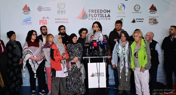 Manifestazione ad Istanbul per lo sblocco degli aiuti a Gaza. Navi ferme da ieri.