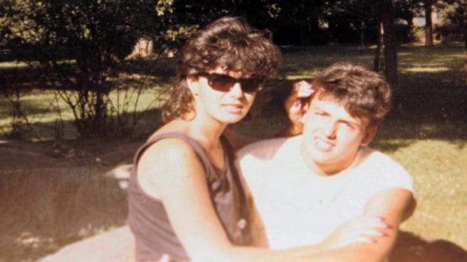 Il 18 maggio 1993 la morte a Sarajevo degli innamorati Admira e Boško, uccisi da un cecchino. Un paese allo sbando che non seppe coltivare il grande sogno di Tito.