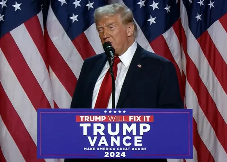 DONALD TRUMP DISTACCA NETTAMENTE KAMALA HARRIS E TORNA A GUIDARE GLI STATI UNITI. E’ IL MALE MINORE?