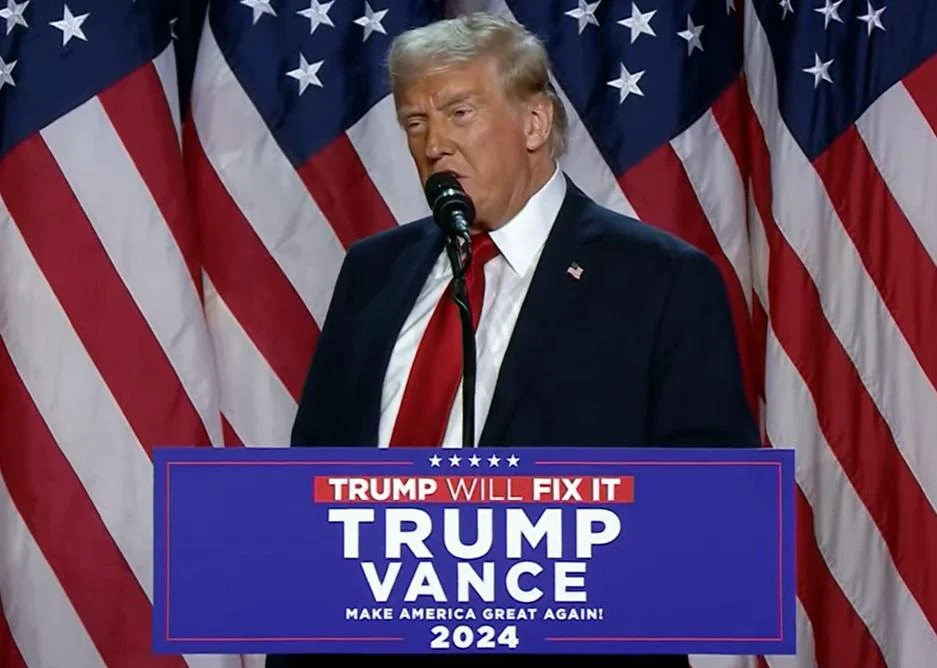 Elezioni Usa, le vince Trump, che si propone come “mandato da Dio” ed ora anche capace sotto il suo mandato di far finire tutte le guerre. Le osservazioni di Giovanni Seclì sul ruolo “messianico” di Trump