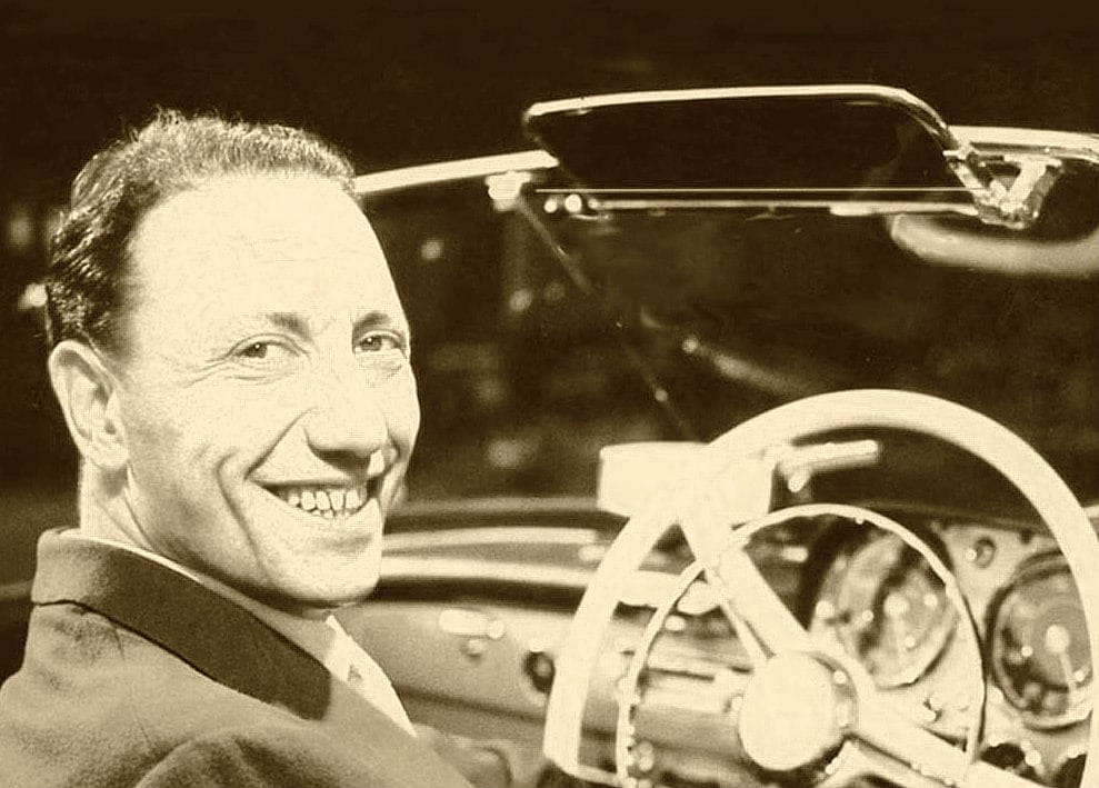 Renato Carosone.”Tu vuo’ fa’ l’americano”.