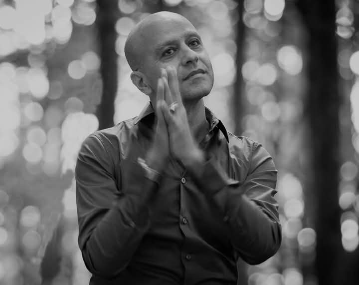 Nabil Bey (Radiodervish) giudica negativamente l’esibizione sanremese di Noa e Mira Awad: “un atto osceno di rimozione collettiva”.