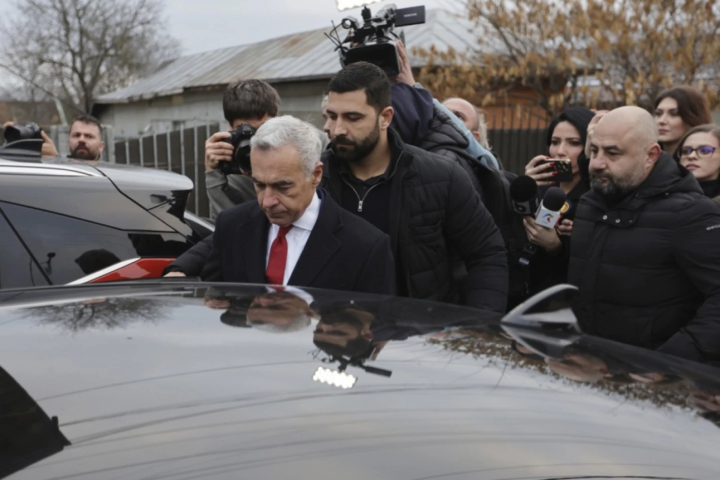 Romania: Georgescu escluso dalla ripetizione delle presidenziali presenta ricorso alla Corte Costituzionale. Che certamente lo accoglierà… Che cosa si rischia ad essere euroscettici e filorussi.