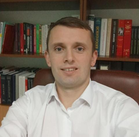 DIETRO LE QUINTE SI È SCATENATA UNA LOTTA TRA STATI UNITI E GRAN BRETAGNA SULL’UCRAINA. Dice  Ruslan Bortnik, direttore del think tank Ukrain Institute of Politics