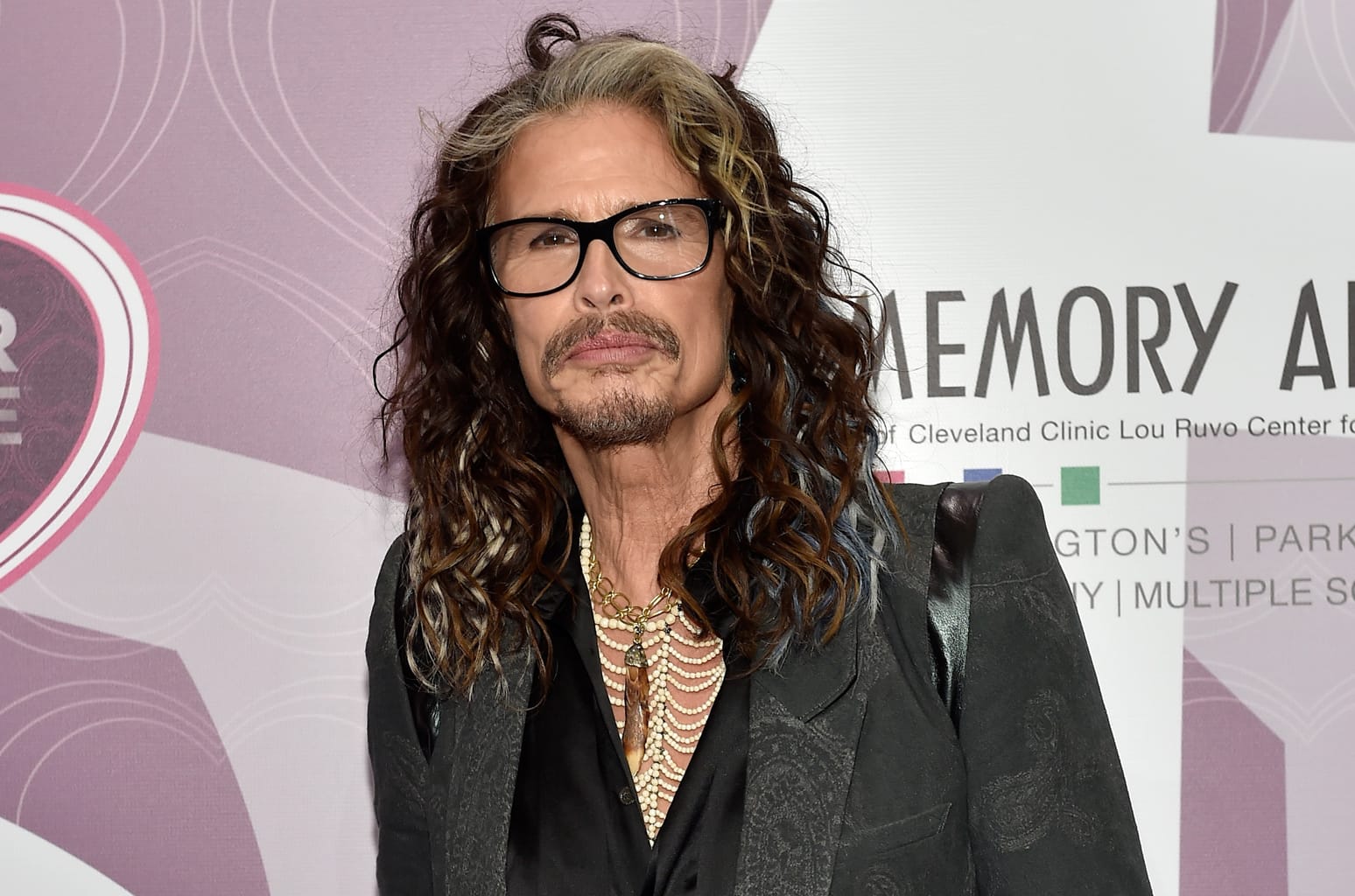 Compie 77 anni Steve Tyler, leggendario frontman degli Aerosmith