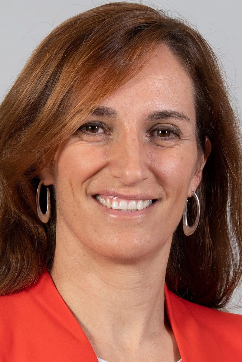 La Spagna interrompe ogni relazione con Israele, comprese quelle commerciali. Lo afferma la ministra della Sanità Monica García. “Non abbiamo rapporti con uno Stato genocida!”