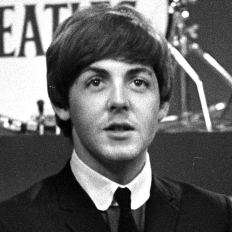 Paul McCartney, con i Beatles e da solista una leggenda della musica nel mondo.