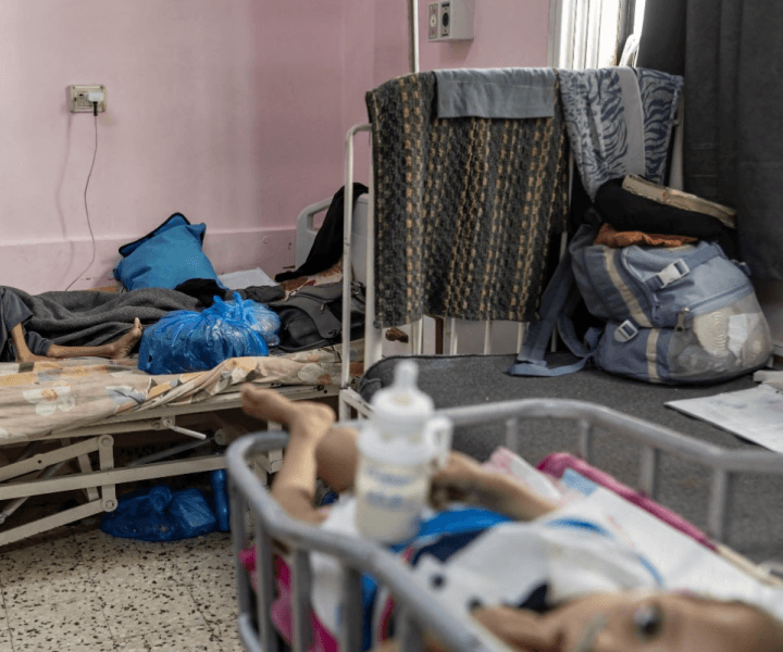 Il Senato Accademico di Unisalento approva risoluzione per l’autodeterminazione del popolo palestinese e per la fine dell’occupazione israeliana. Chiede l’interruzione di collaborazioni con enti coinvolti nello sviluppo di tecnologie militari o che abbiamo sostenuto l’aggressione militare  d’Israele nei confronti della popolazione di Gaza. Proposta la candidatura al Nobel per la Pace ai bambini di Gaza, su iniziativa del rettore.