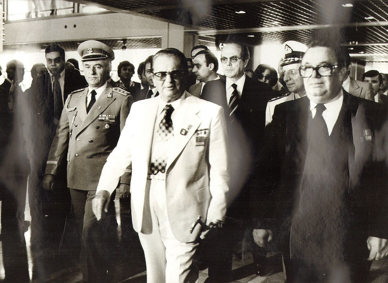 Belgrado 25 luglio 1978. Avvio della Sesta Conferenza  al Vertice del Movimento dei Paesi Non Allineati.Testimone della presidenza da Tito a Fidel Castro.