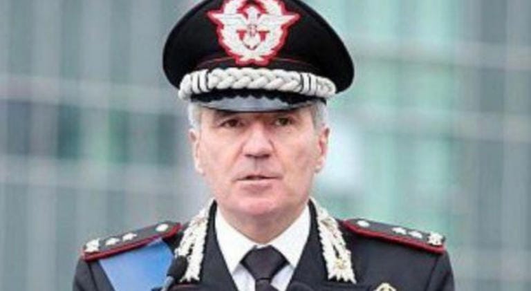 “Siamo uomini o caporali?” “Uomini (e donne!!!)”. Il caso del generale Pietro Oresta, comandante della Scuola Marescialli Carabinieri di Firenze, rimosso per aver detto “Il vostro benessere è superiore a qualunque istruzione o procedura”.