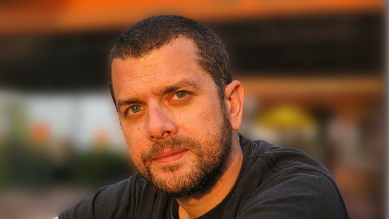 Il cooperante italiano Alberto Trentini da più di 300 giorni in carcere in Venezuela. Il governo Maduro smentisce intervento della Farnesina.