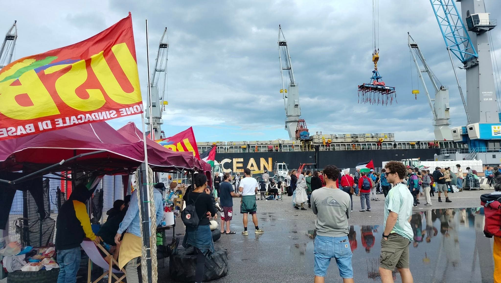 Il consiglio comunale di Livorno approva atto sul boicottaggio di Israele.USB: la città e la comunità portuale sostengano lavoratori portuali che non vogliono essere complici del genocidio.