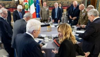 Politica estera italiana appiattita su von der Leyen e Trump, con la benedizione del tradizionalmente dormiente Presidente della Repubblica. Ancora armi all’Ucraina, perdente e squassata dalla corruzione. Convergenza sul piano Trump per la Striscia, ma con l’obiettivo dei due Stati