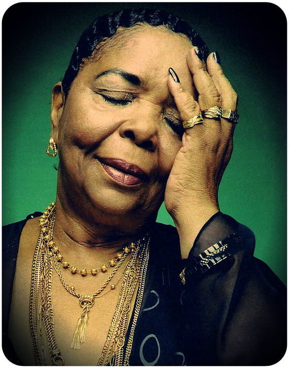 Cesária Évora, la diva a piedi nudi