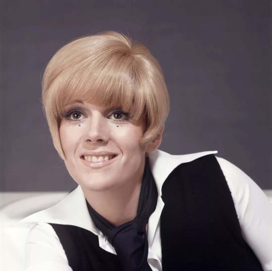 Caterina Caselli e la sua “Nessuno mi può giudicare” in vetta il 5 febbraio 1966