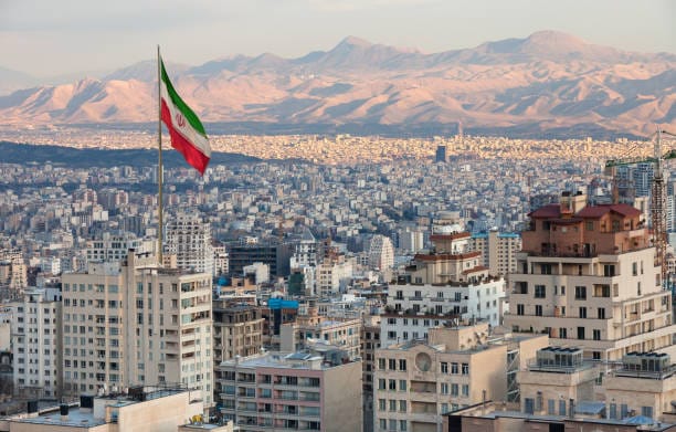 Stati Uniti e Iran raggiungono un memorandum d’intesa sulla strategia dei 60 giorni, in attesa dell’approvazione di Trump.
