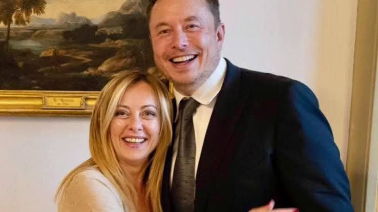 Elon Musk santifica il gioielliere Roggero, invocando l’arresto per i giudici che l’hanno condannato. Ma il titolo SpaceX va proprio male …