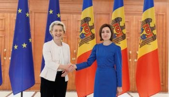 Moldavia: scandalo corruzione travolge il governo.Curriculum falsi, stipendi gonfiati, parenti al potere. Lo scandalo scoppia a pochi mesi dall’avvio dei negoziati con l’Unione Europea