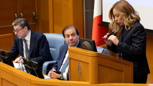 Conversione in legge del decreto primo maggio. Niente salario minimo. Ancora delega alla contrattazione collettiva