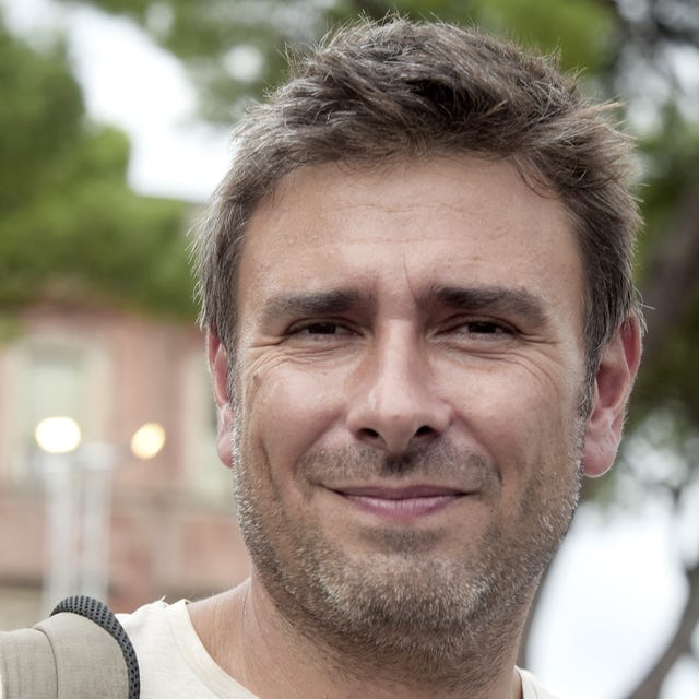 Alessandro Di Battista migliora ma è ancora grave. Forse il 3 settembre il rientro in Italia