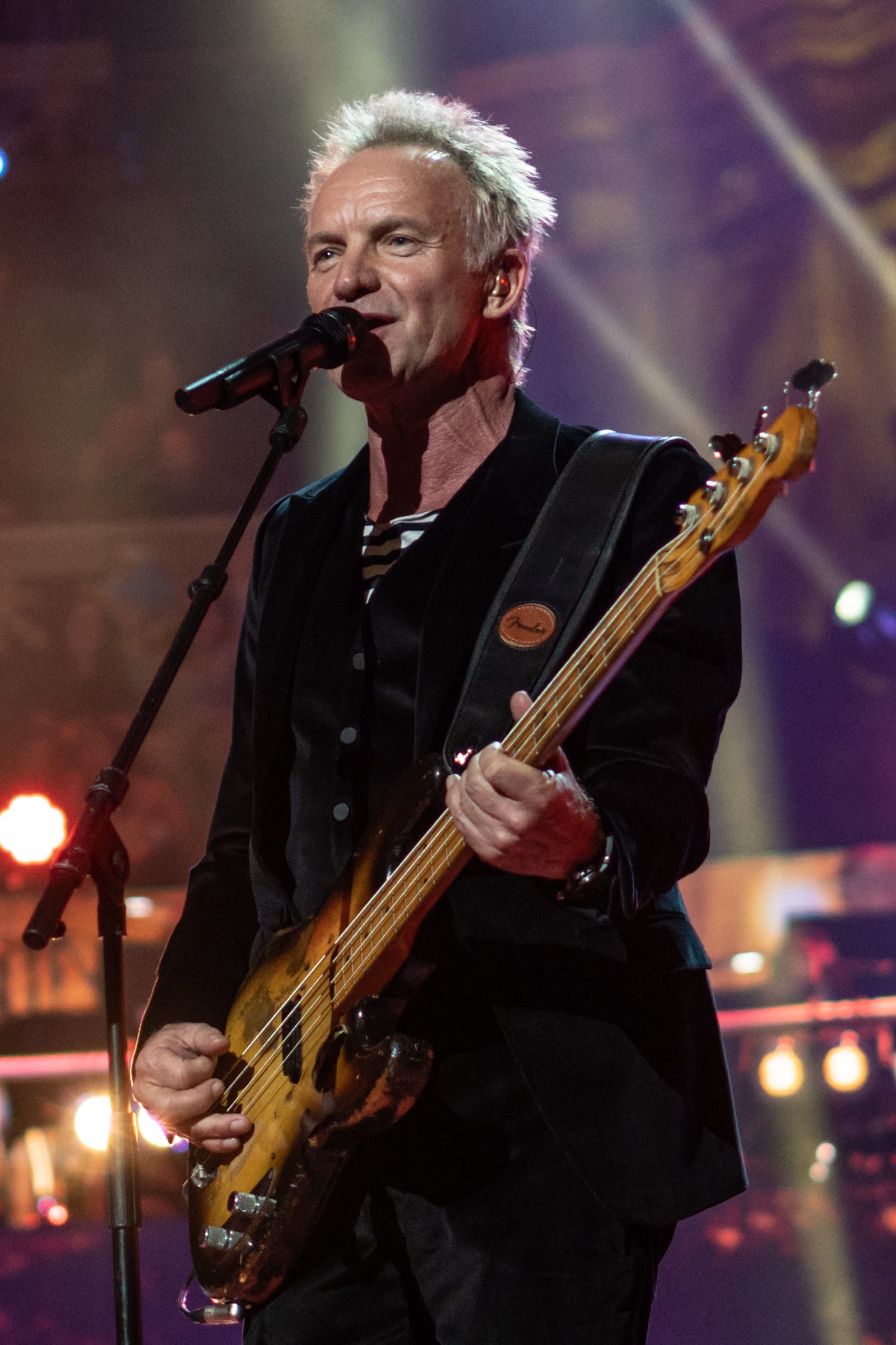 Sting è Driven To Tears