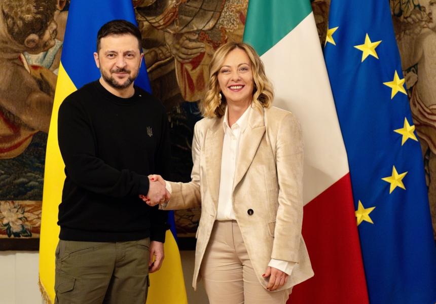 Zelensky: “l’Italia non aiuta l’Ucraina a senso unico. In cambio riceve la condivisione di tecnologie, che impegnano posti di lavoro in Italia”